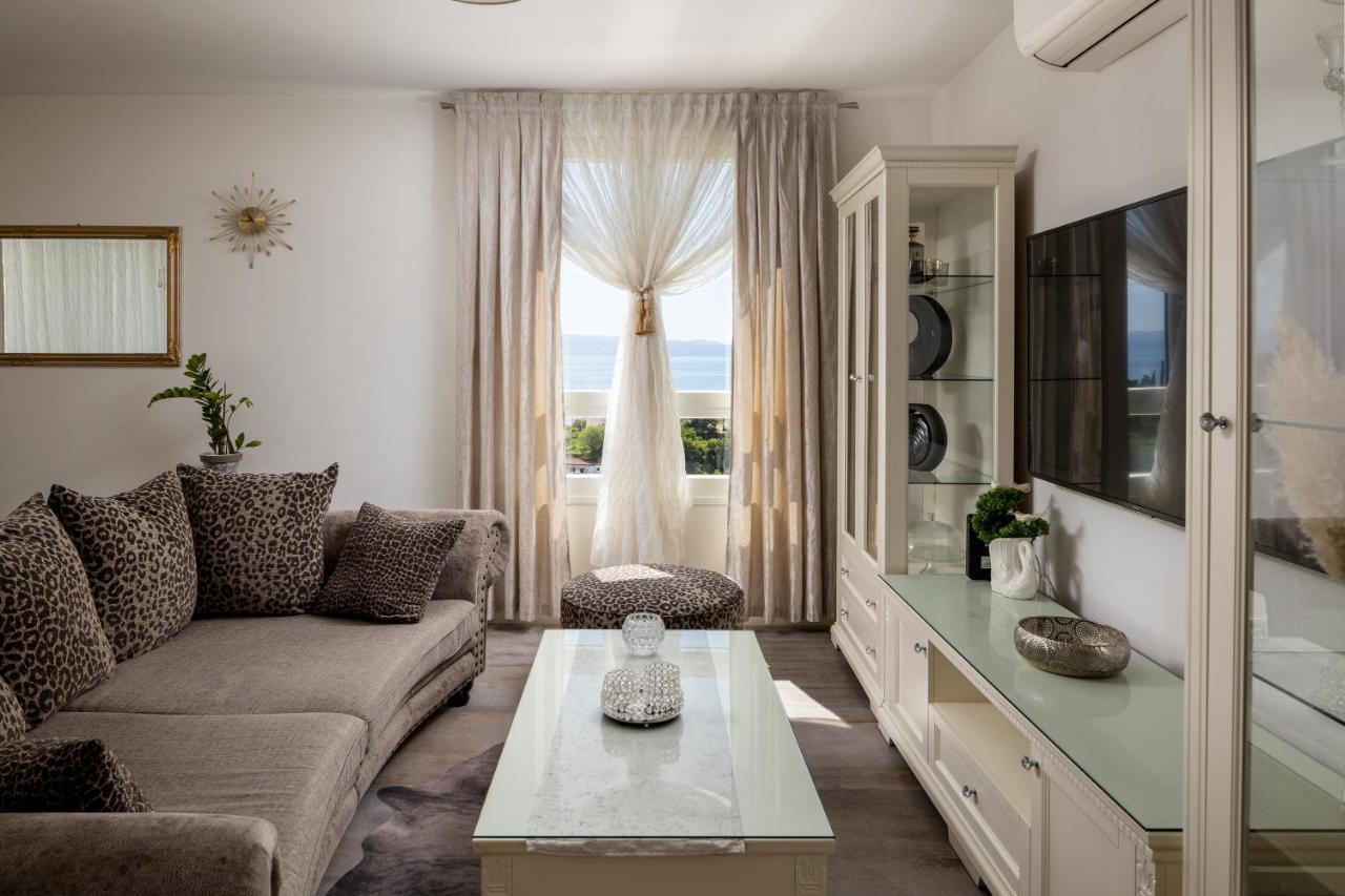 Luxury Apartment Azure Спліт Екстер'єр фото